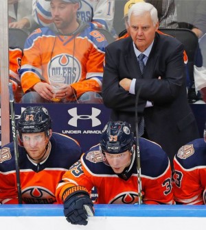 Edmonton-Oilers-head-coach-Ken-Hitchcock-standing-on-bench-arms-crossed Edmonton-Oilers-head-coach-Ken-Hitchcock-standing-on-bench-arms-crossed